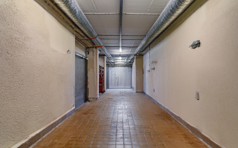 Totalrenovering av källare i bostadsrättsförening. Amhult, Nolered